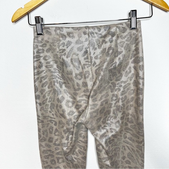 MOTHER Seamless Animal Print Looker Ankle Pants in Running With A Sweet talker - Picture 9 of 12